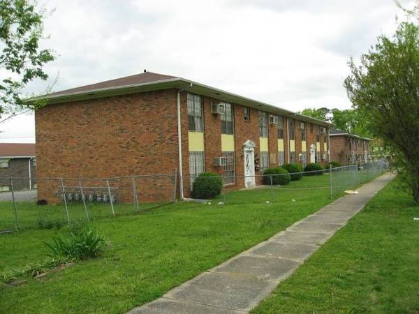 2 bedroom apartment behind Village Market in EastLake