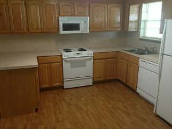 Beautiful Cedar Creek Garden Home-3of3