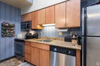 $1,525 - 2br - 754ft2 - Lovely Two Bedroom with Amazing Amenities-2of4