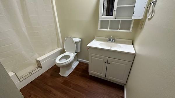 2 BEDROOM 1 BATH APARTMENT- 200 FERNWOOD Rd. Apt. #40 Wintersville-4of4
