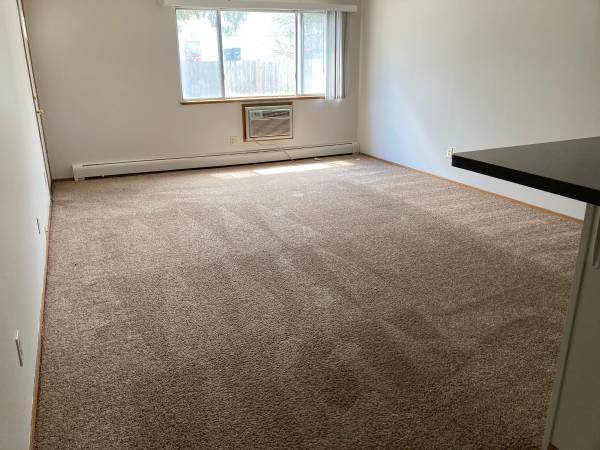 $825 - 1br - 725ft2 - Updated 1 Bedroom in Greenfield w-Heat and Underground Parking-3of3