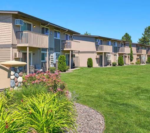 530 N Edison St, Kennewick, WA-1of4