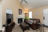 $1,525 - 2br - 754ft2 - Lovely Two Bedroom with Amazing Amenities-3of4