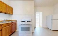 $800 -2br - Two-bedroom Apartment with Small Yard $800 -Milwaukee-2of3